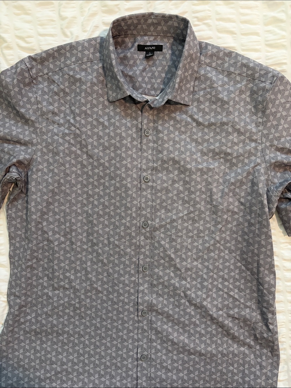 Alfani Men's Grey Geometric Print Button-Down Short Sleeve Shirt. Cool, Soft.EUC